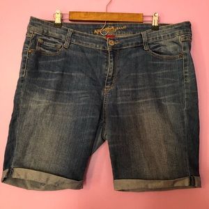 Arizona Bermuda Shorts